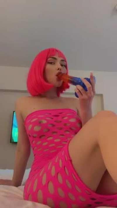 So what if it's not a lollipop? It's still delicious 😻