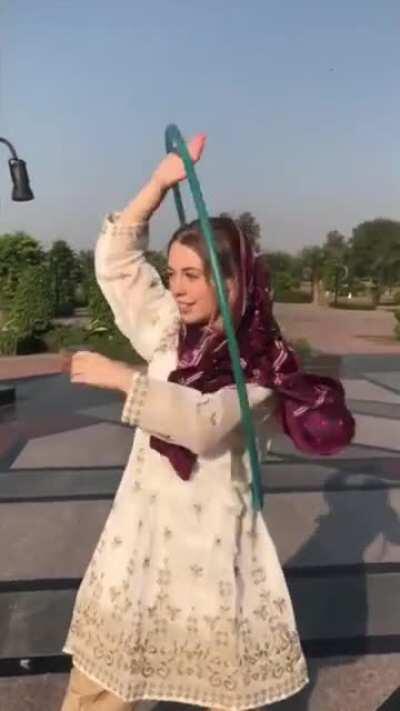 World Hula Hoop Champion at Minar-e-Pakistan!