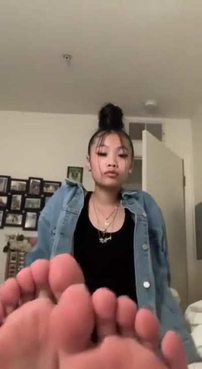 need a name 😮‍💨🔥🔥👣🔥🔥