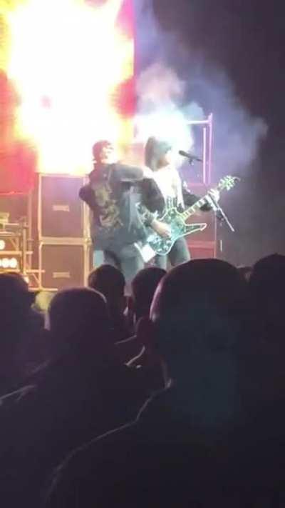 Главное допеть, а там гори оно все...