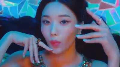 IZ*ONE (아이즈원) - Secret Story of the Swan (환상동화) MV