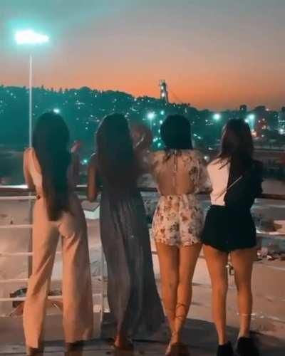 Kis ki Gand marna pasand kroge?. Do comment