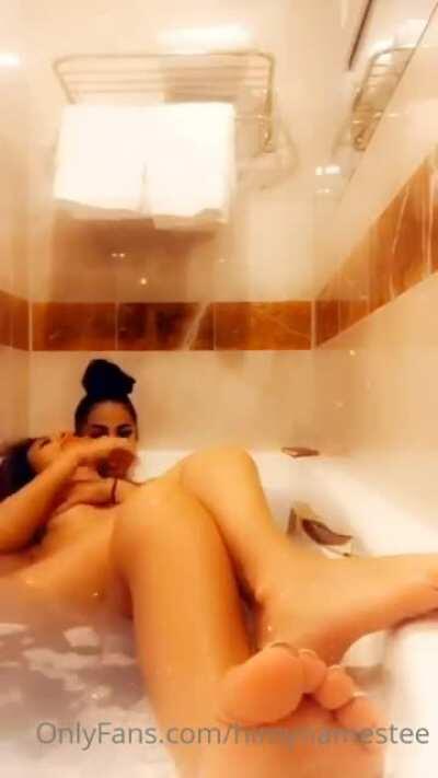 HiMyN@m3$T33 - DaBoomBoomRoom