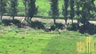 fpv drone working on russian machine gun nest