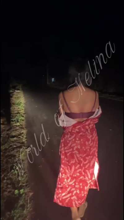 Open dress, public road… filthy thoughts