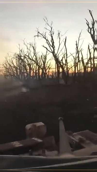 Ukrainian bradley assaults russian positions in close range around Avdiivka