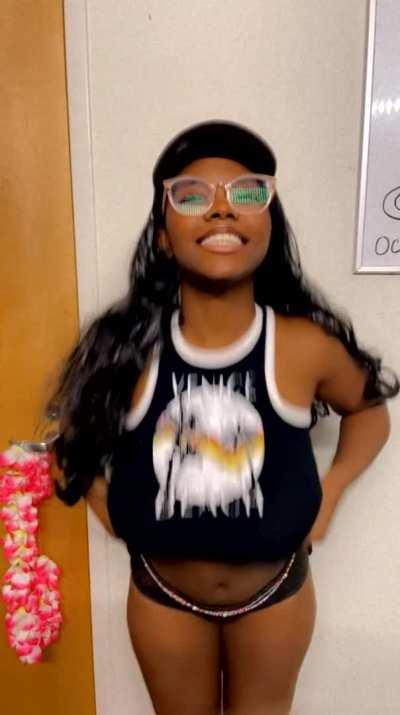 Come join my fansly! Get a membership for only 3 dollars and a free dick rate whenever you sub!