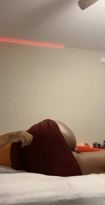 Velma rubs one out before bed