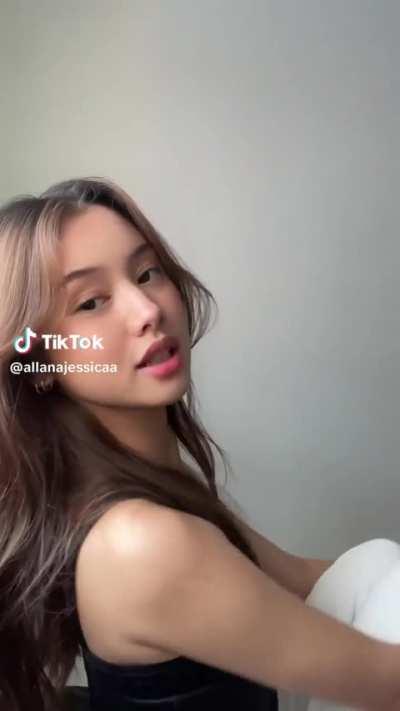 Sarap gawing housewife nito