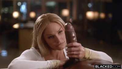 Emma Cranking Cock ✊