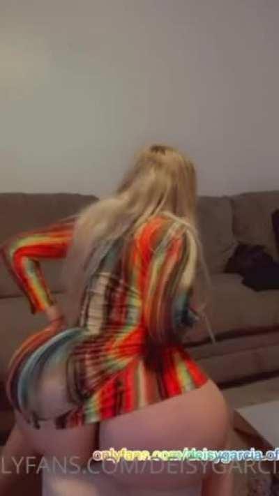 Slim waist heavy booty