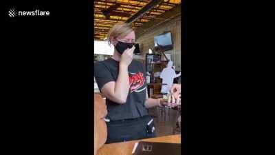 Generous woman donates 760 dollars to waiter as part of a 
