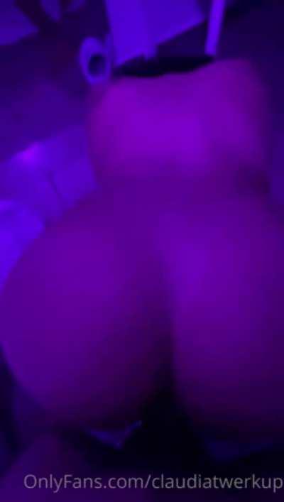 Lemme put y’all on to her