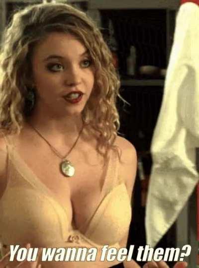 Sydney Sweeney when she catches us looking at her 😩🤤