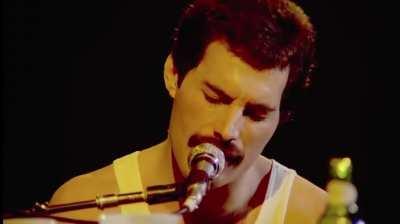 Incredible vocals from Queen’s Freddy Mercury during their 1981 Montreal tour (somebody to love)