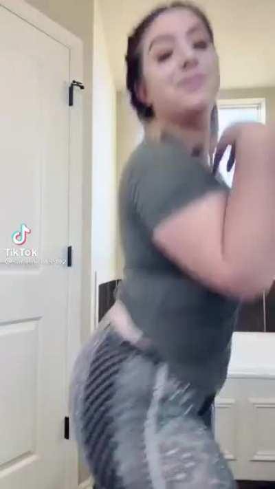 Damn The Ass So Big😱🤤🍑