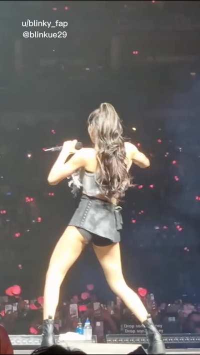 Lisa's ass is spankable I would love to hear the clapping sounds when I fuck her 💦