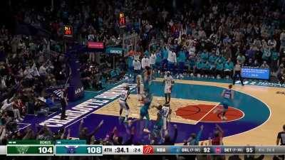 [Highlight] Terry Rozier swishes the dagger 3!