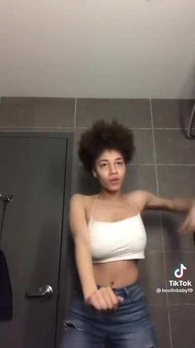 Boolinbaby19 Stopped at the best part 🍒🍒