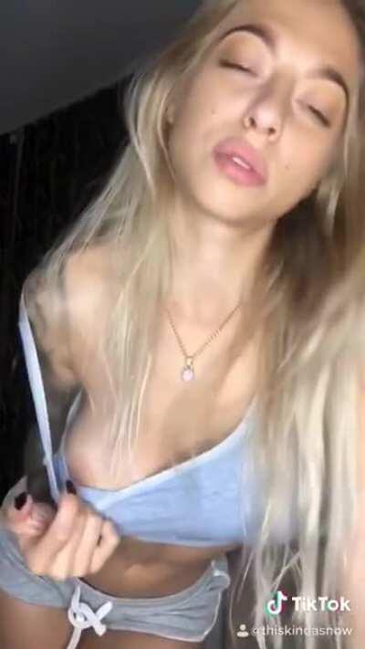 Nip slip from Thiskindasnow