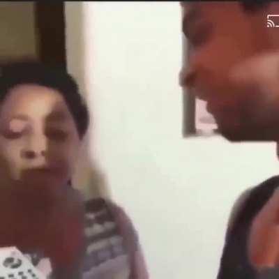 Que carrinho que fica na loja?