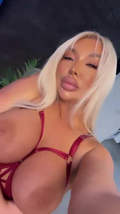 my boobs cool but what s the color of my eyes