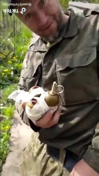 Russian explosives expert demonstrates how to make and used 