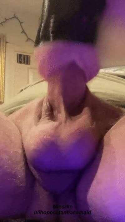 I love pounding this tight hole 🥵