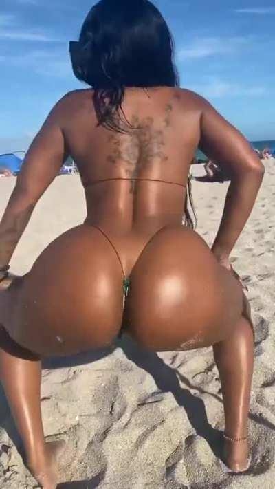 CATHII MEDIA LUNA (@cathiimedialuna)