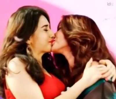 Tamnah bhatia X iliana Decroz