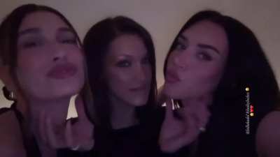 With Stassie and Hailey - via IG - 20.02.2025