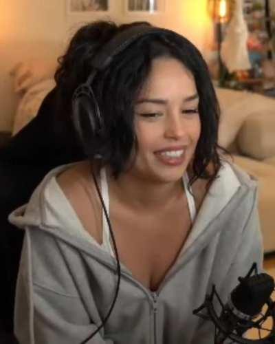 Rae looking good in her gymshark top