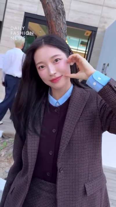 250903 dailyfashion_news Instagram Reel with Arin