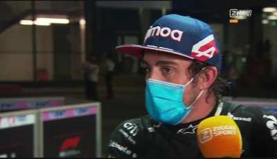 Ricciardo and Alonso watching Max's last lap captured by Dutch tv