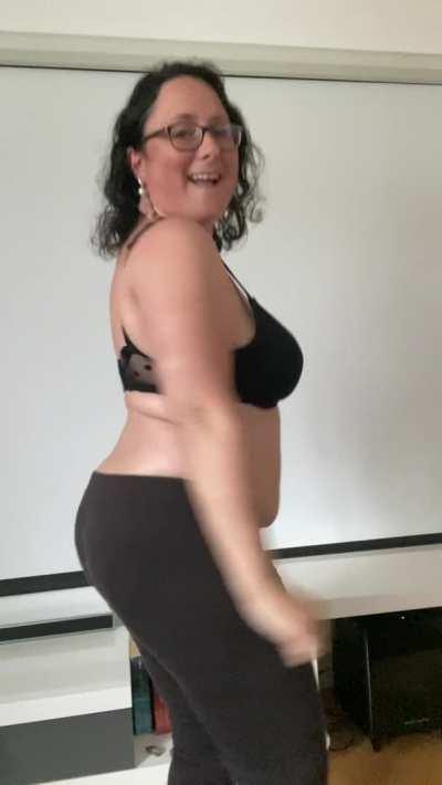 I’m probably more chubby than curvy but I hope I can turn you on regardless!