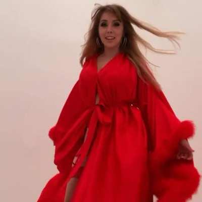 Holy hell what a body 😍