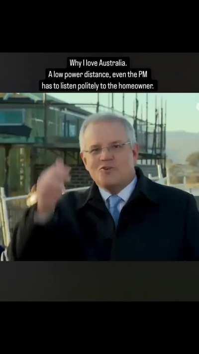 Australian guy tells the PM to get off his lawn😂