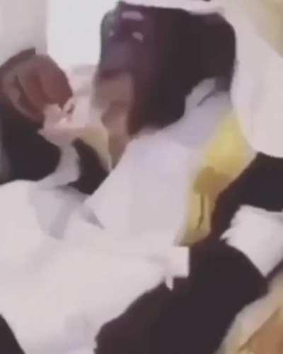 Chimpanzee praising allah 🙏🙏🙏🙏 allah bless