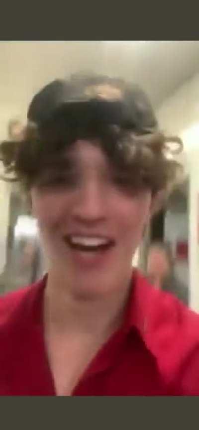 Dude quits Mcdonald’s after being told to clean