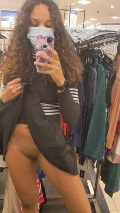 I need a man who likes being flashed in the mall [F]