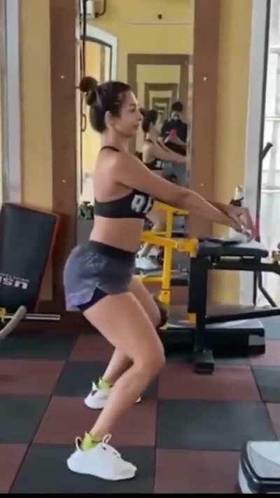 Malaika Arora Gym Dance 💯😍