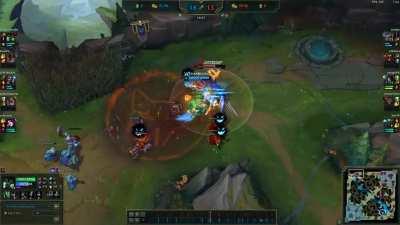 My friend pulled off the craziest Warwick Q I've ever seen