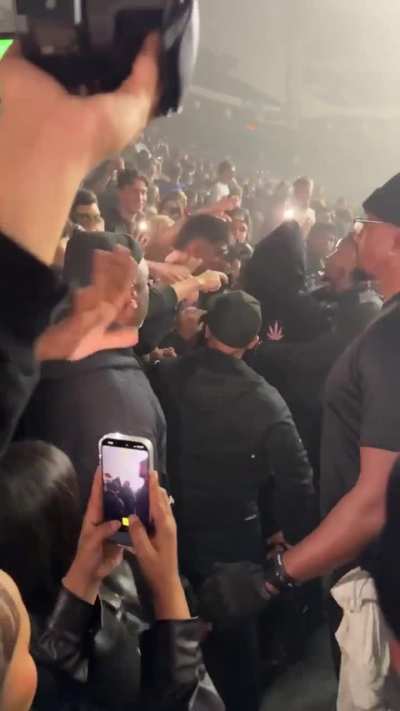 Fan gets emotional when Playboi Carti handed him the mic last night 🖤🥹