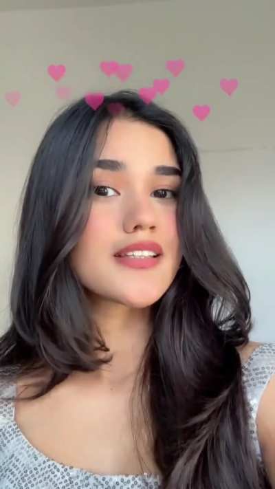 Ufffff her lips 💋