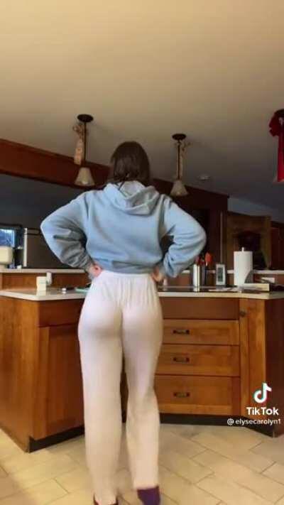 Soft & Jiggly No.105 (Walk It Gurl) 🤤🍑🤤