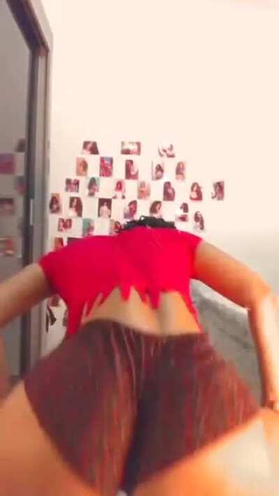 Mirian Gabriela (@eymirian)