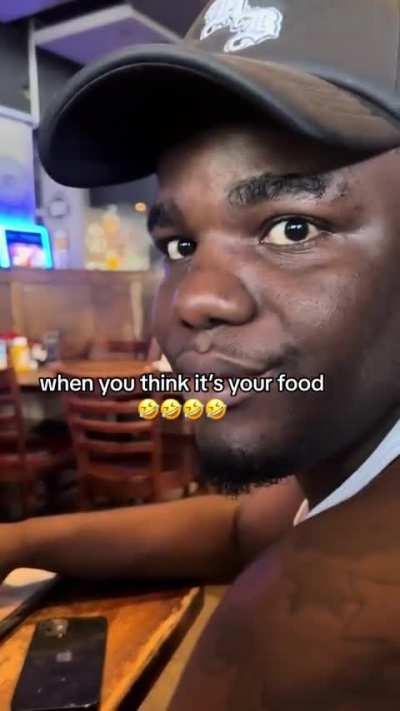 THEY BE DOING THIS SQUARE SHIT ON PURPOSE ONG (LOOK A NGGA DEAD IN THEY EYEZ AND SHIT)