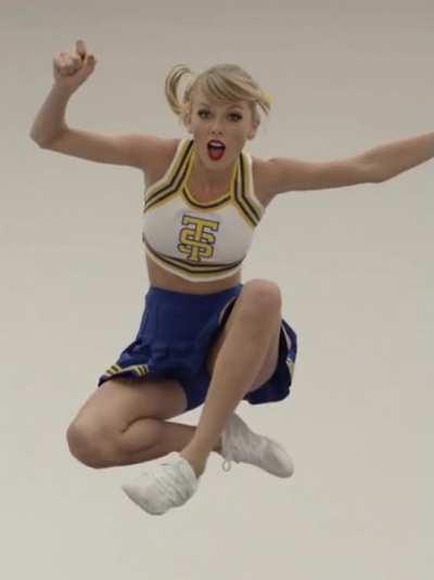 Cheerleader Taylor Swift