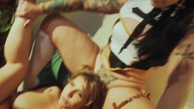 [/r/NaughtyChristianGirls] Holy Threesome