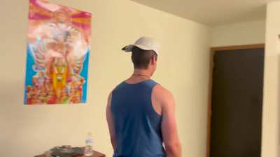 Gym bro’s vlog gone wrong 